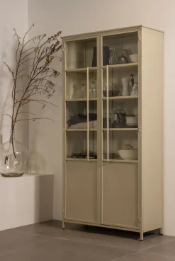WOOOD Vitrine »EXHIBITSCHRANK METALL B/T/H: 99/44/200 cm« Die Vitrine Exhibit aus mattem Metall bietet 5 robuste Einlegeböden.