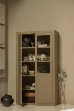 WOOOD Vitrine »Gunnar FSC®-Kiefernholz mit Glasstüren H 217 x B 120 x T 48 cm« Tragkraft 150 kg gesamt, wasserbasierter Schutzlack, Pfleigleicht
