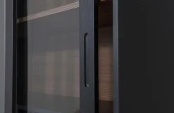 WOOOD Vitrine »James mit FSC® Massivkiefer und Glasdekor-Türen B125 x T47 x H200 cm« Tragkraft 15 kg pro Einlegeboden, MDF-Rückwand mit Nussbaumoptik