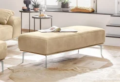 W.SCHILLIG Polsterhocker mit elegantem Holzsockel, Füße in Chrom glänzend, Breite 150 cm