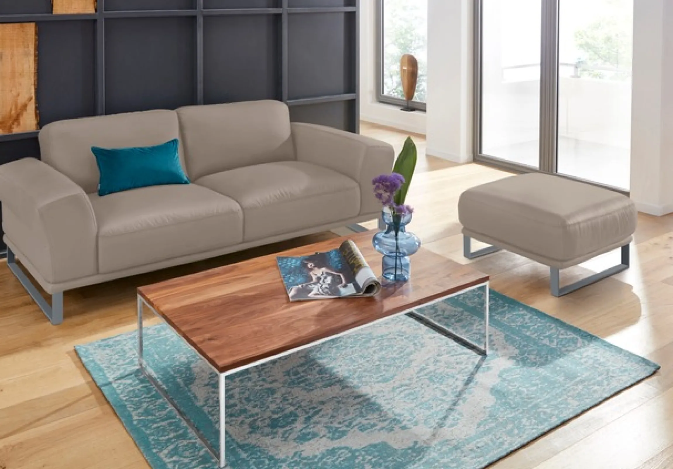 W.SCHILLIG 2,5-Sitzer »montanaa elegant & edel, bequem, Federkernunterfederung« mit Metallkufen in Silber matt, Breite 212 cm